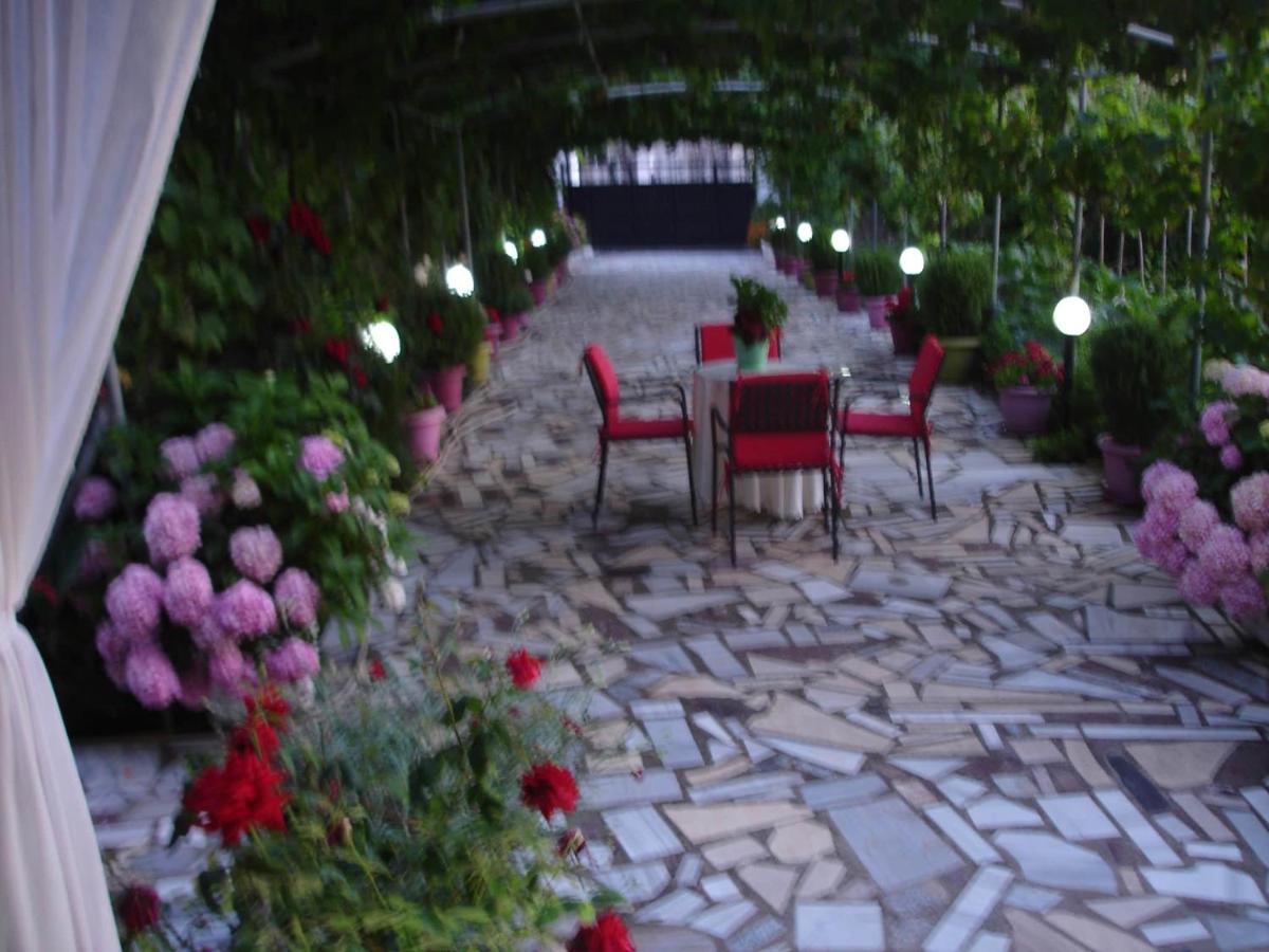 Villa Cato Sarandë 外观 照片